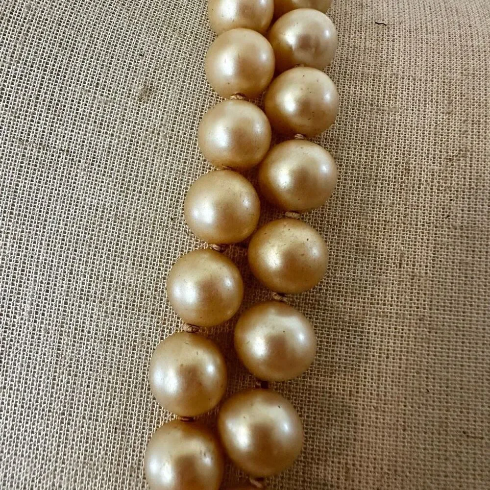 Vintage double strand faux pearl necklace